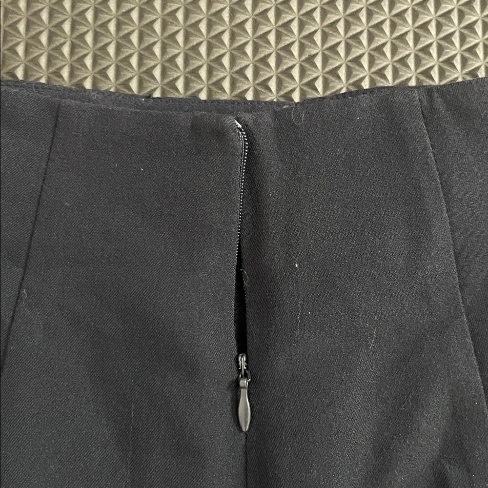 Ina Navy Stud Shorts - Picture 3 of 11